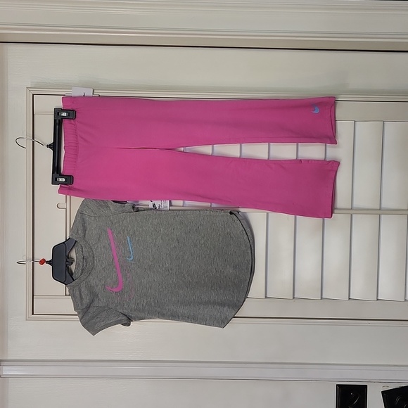 🆕️ Nike Tee & Pants - Picture 1 of 5